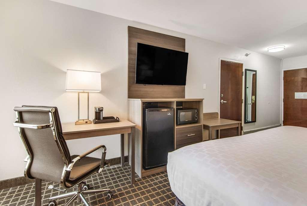 Clarion Pointe South Boston - Danville East Номер фото