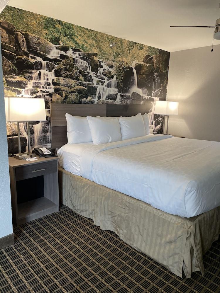 Clarion Pointe South Boston - Danville East Экстерьер фото