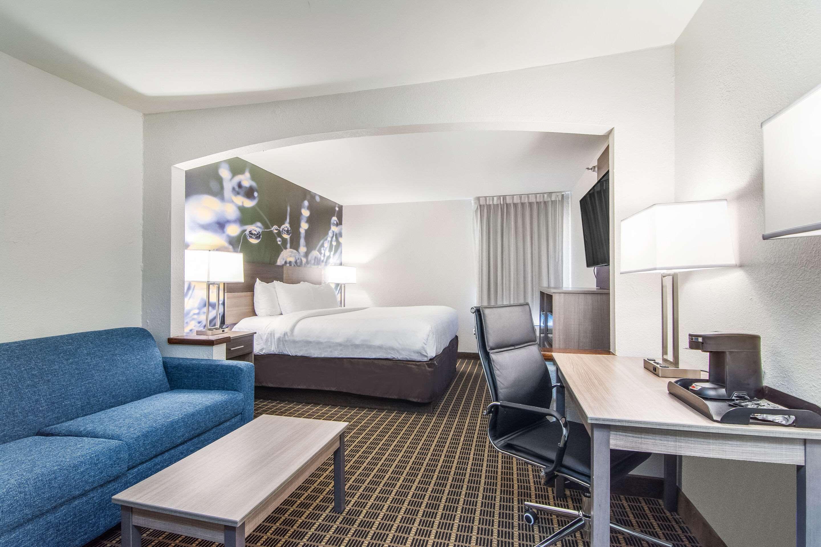 Clarion Pointe South Boston - Danville East Экстерьер фото