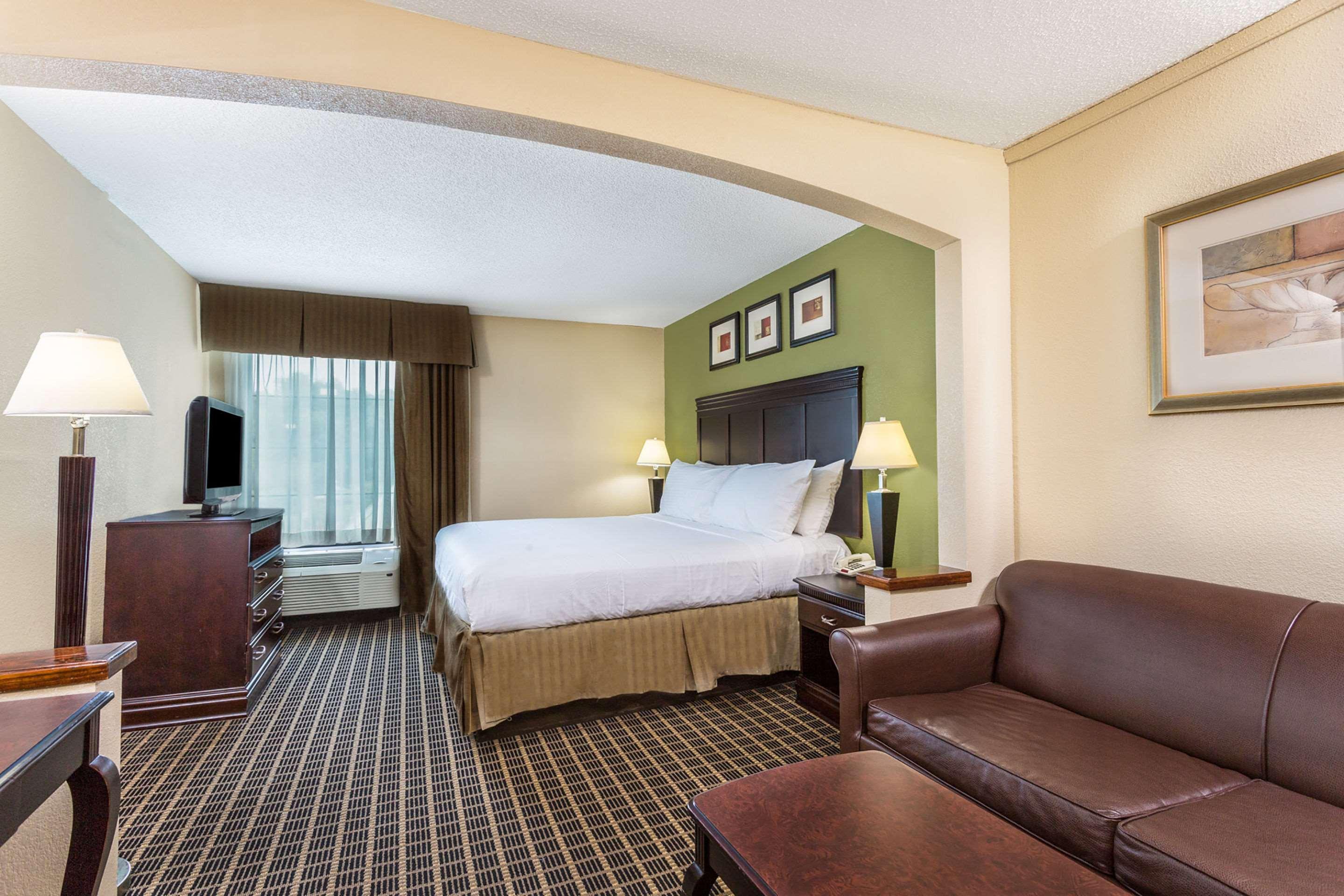 Clarion Pointe South Boston - Danville East Экстерьер фото