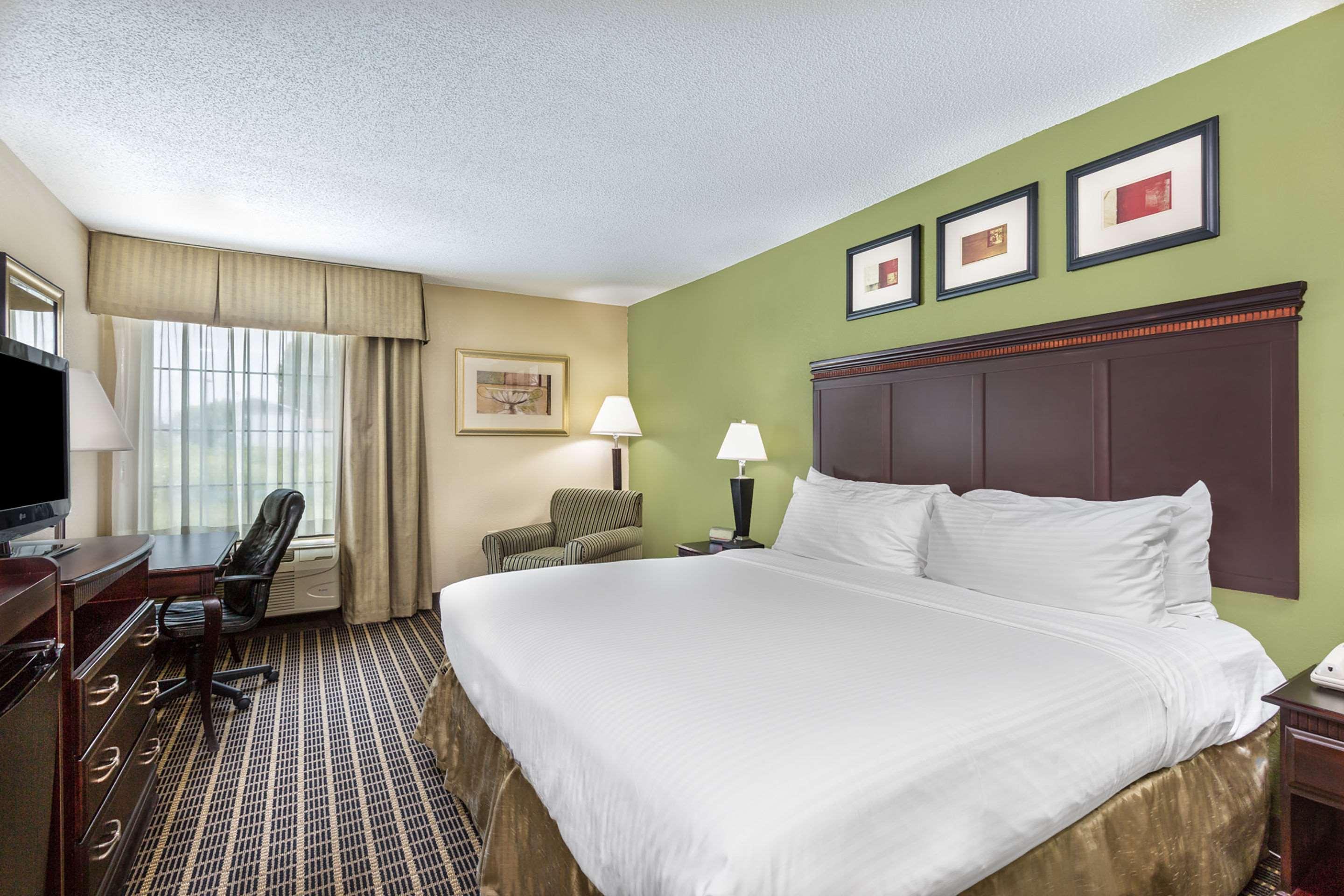 Clarion Pointe South Boston - Danville East Экстерьер фото