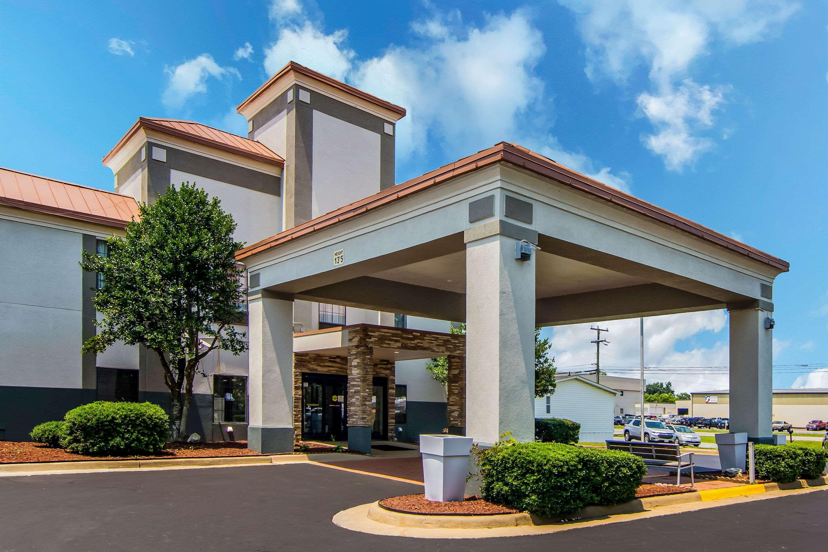 Clarion Pointe South Boston - Danville East Экстерьер фото