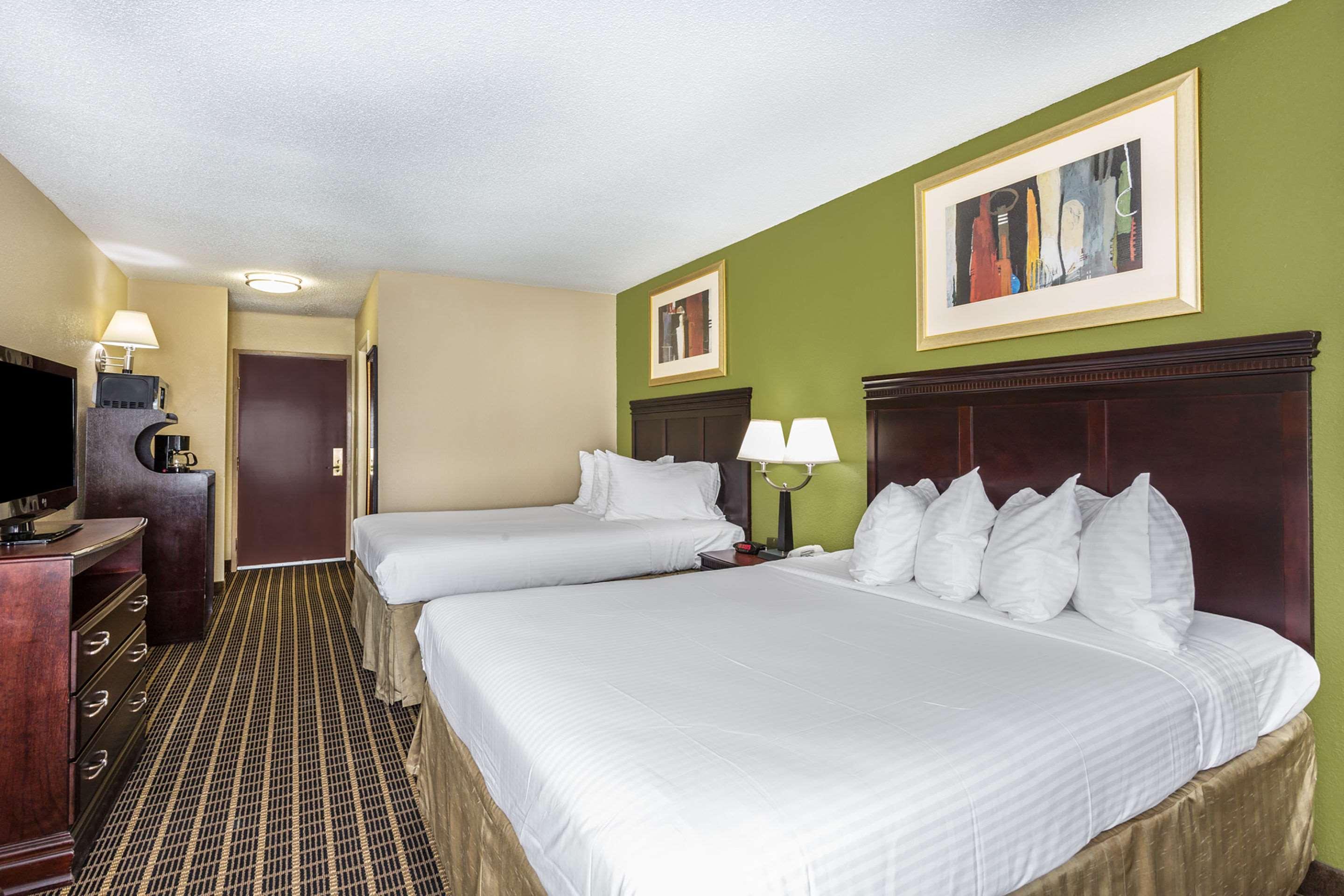 Clarion Pointe South Boston - Danville East Экстерьер фото