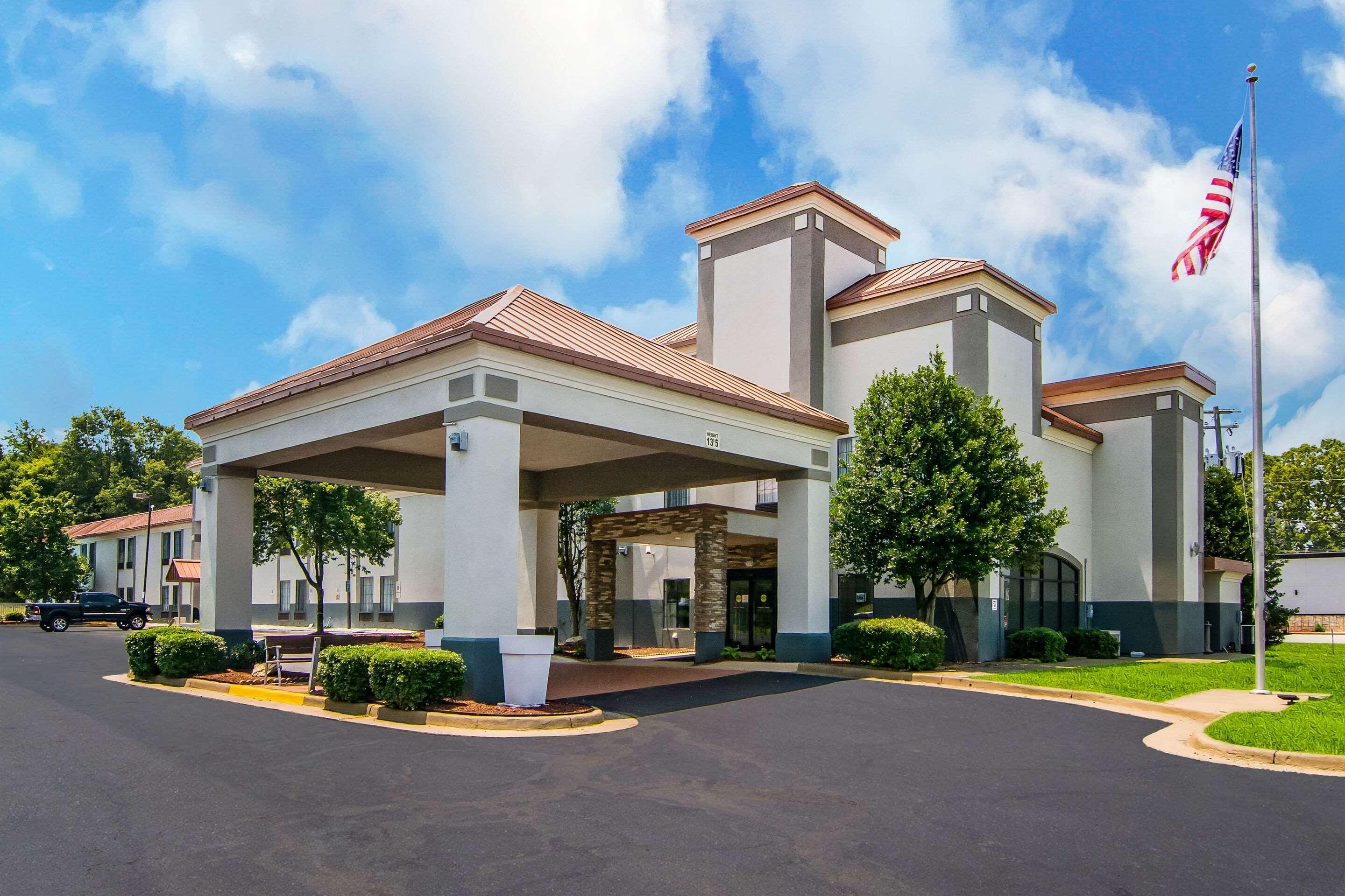 Clarion Pointe South Boston - Danville East Экстерьер фото